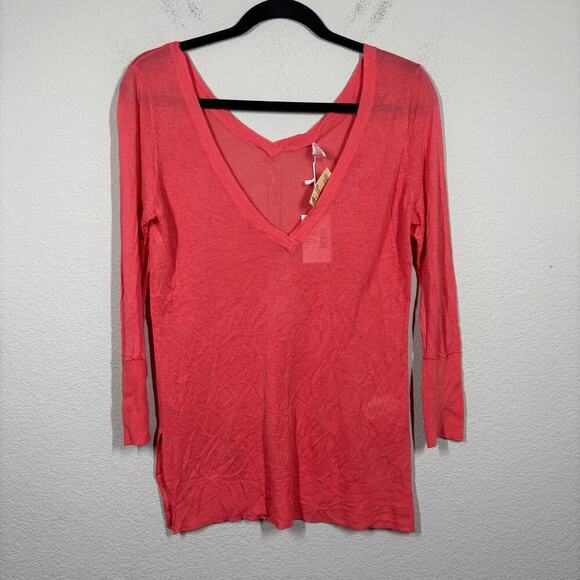 ecru Sweaters - Ecru Medium V Neck Lightweight Sweater Watermelon Red Cotton Blend Long Sleeves